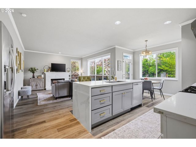 14058 CHATHAM Ct, Lake Oswego, OR 97035