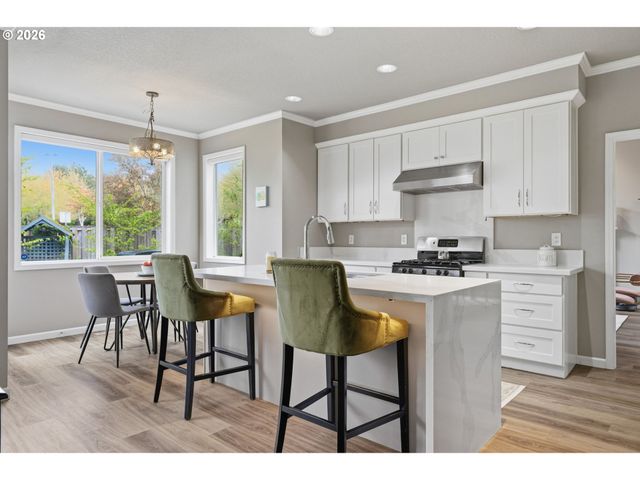 14058 CHATHAM Ct, Lake Oswego, OR 97035