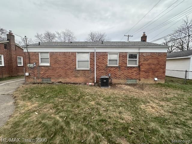 16354 Drake Street, Southgate, MI 48195