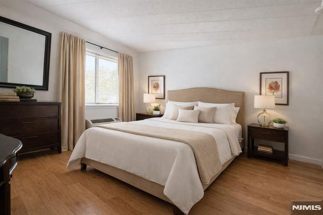 5 LINDEN Street 2E, Hackensack, NJ 07601