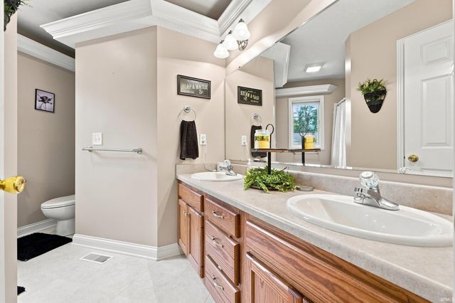 15905 Lebaron Lane, Huntertown, IN 46748