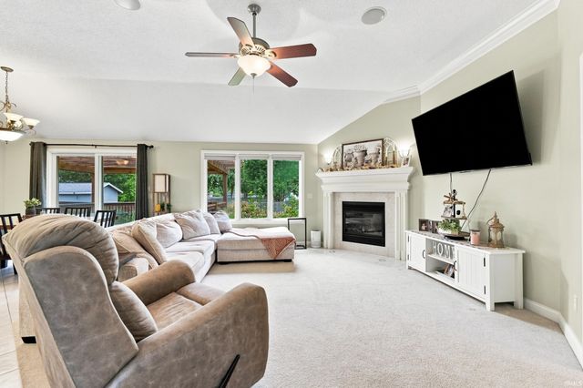 15905 Lebaron Lane, Huntertown, IN 46748