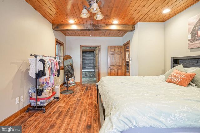 930 N DELSEA DR, Clayton, NJ 08312