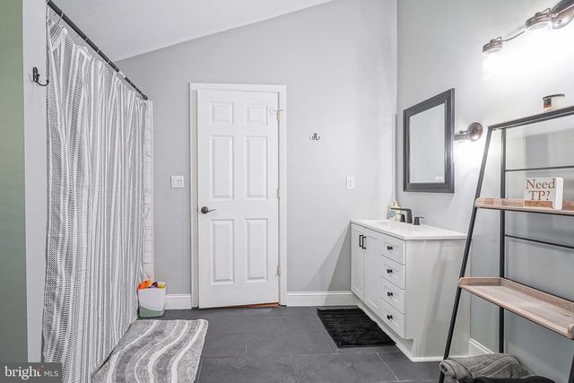 930 N DELSEA DR, Clayton, NJ 08312