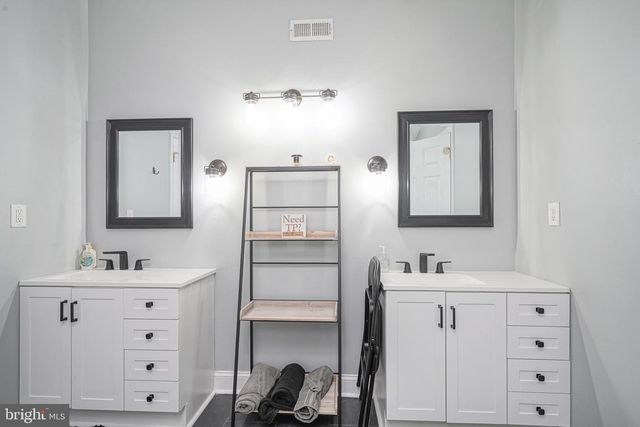 930 N DELSEA DR, Clayton, NJ 08312