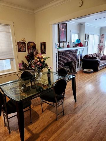 4126 W Wellington Avenue 1, Chicago, IL 60641