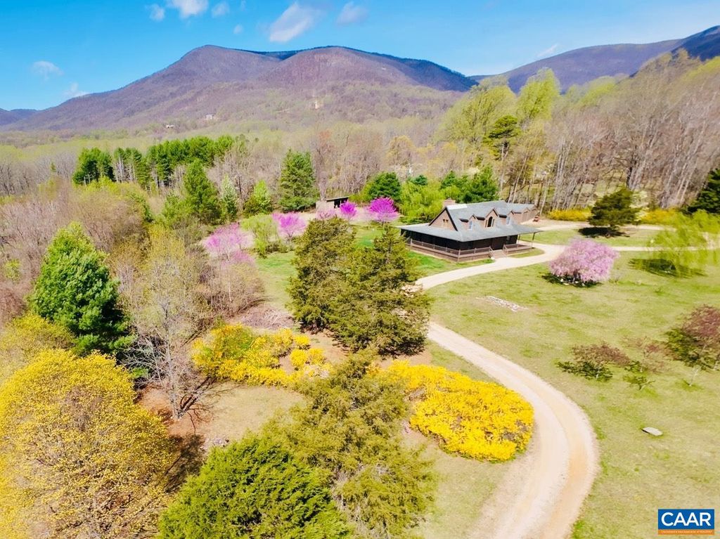 72 KATIES WAY, Nellysford, VA 22958