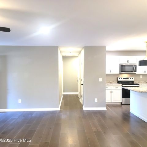 1604 Crest Drive, Aberdeen, NC 28315