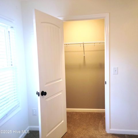 1604 Crest Drive, Aberdeen, NC 28315