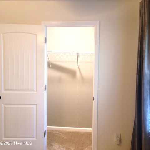 1604 Crest Drive, Aberdeen, NC 28315