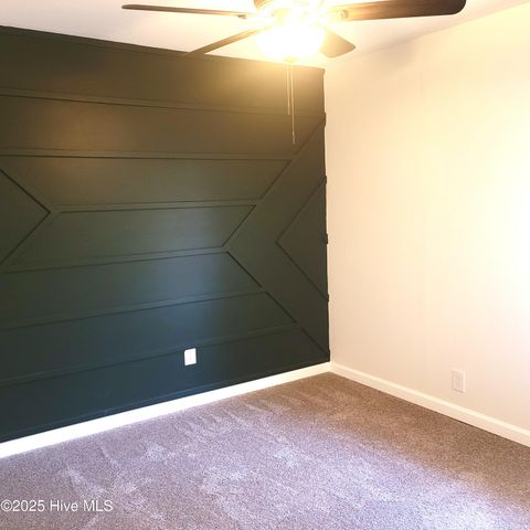 1604 Crest Drive, Aberdeen, NC 28315