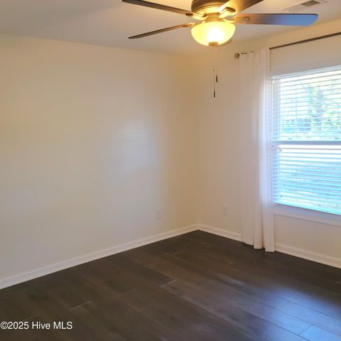 1604 Crest Drive, Aberdeen, NC 28315