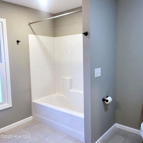 1604 Crest Drive, Aberdeen, NC 28315