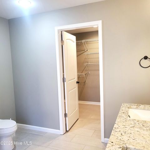 1604 Crest Drive, Aberdeen, NC 28315