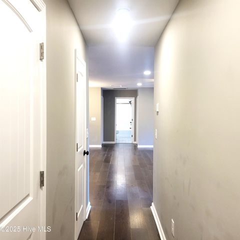 1604 Crest Drive, Aberdeen, NC 28315