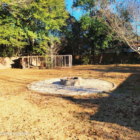 1604 Crest Drive, Aberdeen, NC 28315