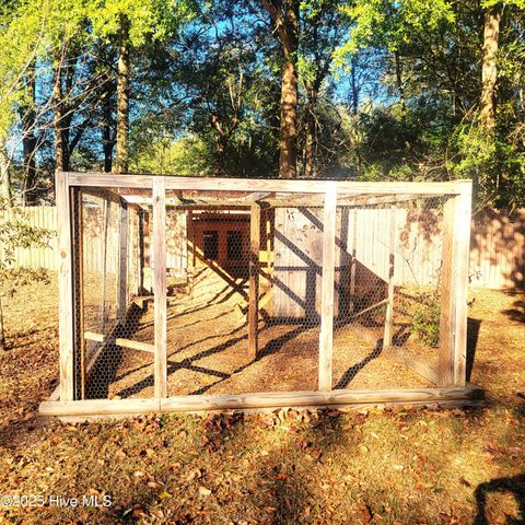 1604 Crest Drive, Aberdeen, NC 28315