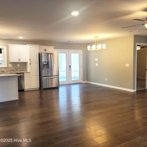 1604 Crest Drive, Aberdeen, NC 28315