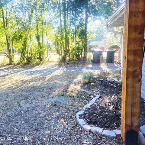 1604 Crest Drive, Aberdeen, NC 28315