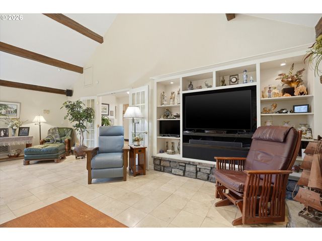 210 W 8TH St, Lafayette, OR 97127
