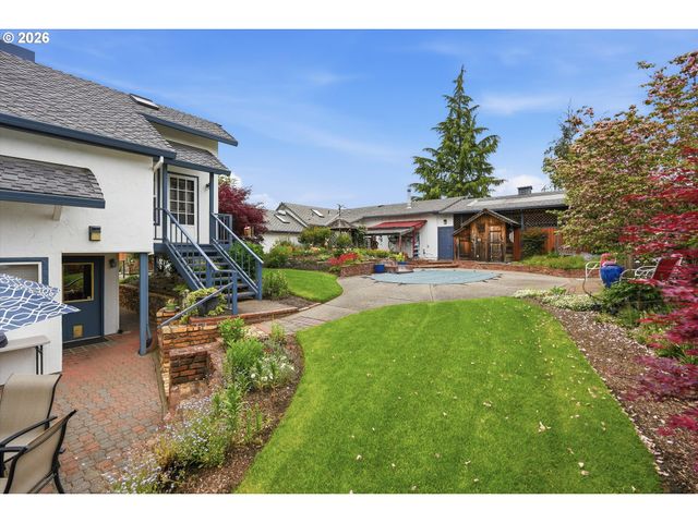 210 W 8TH St, Lafayette, OR 97127