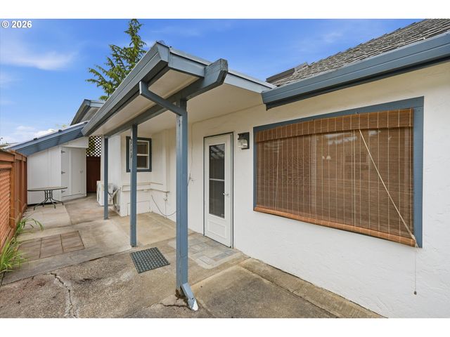 210 W 8TH St, Lafayette, OR 97127