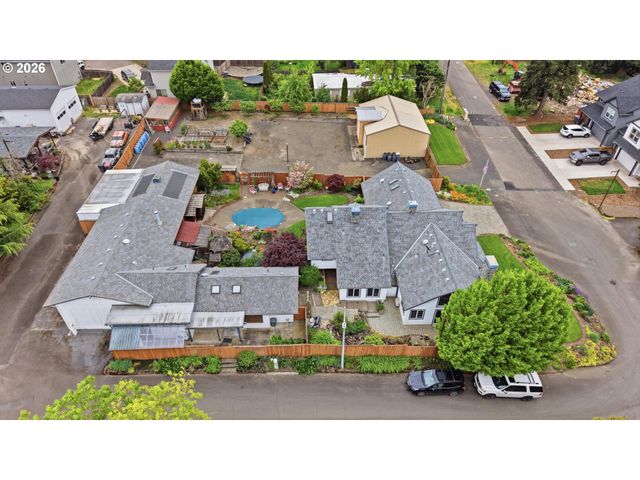 210 W 8TH St, Lafayette, OR 97127