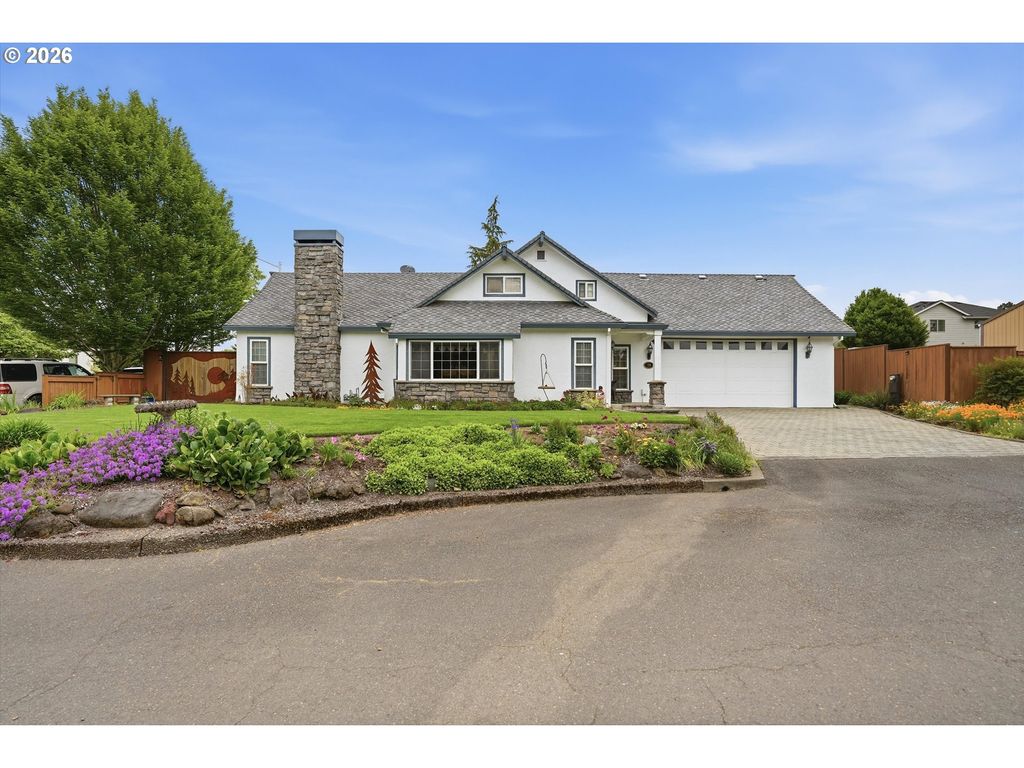 210 W 8TH St, Lafayette, OR 97127