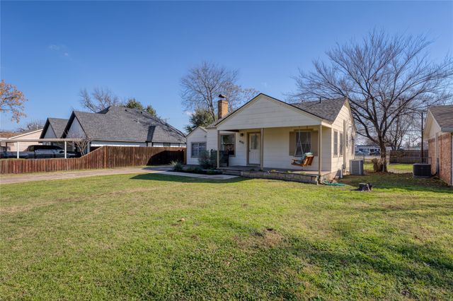 4525 Almena Road, River Oaks, TX 76114