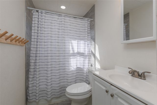 4525 Almena Road, River Oaks, TX 76114