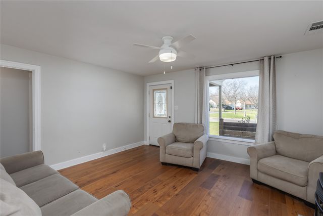 4525 Almena Road, River Oaks, TX 76114