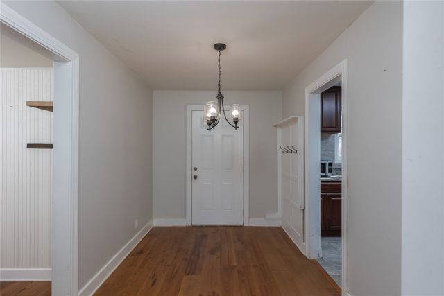 4525 Almena Road, River Oaks, TX 76114