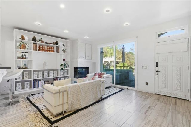 22350 Heritage Pass, Chatsworth, CA 91311