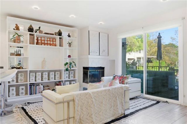 22350 Heritage Pass, Chatsworth, CA 91311