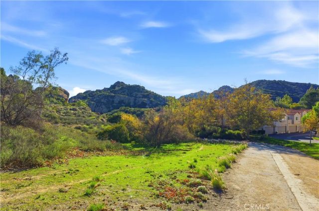 22350 Heritage Pass, Chatsworth, CA 91311