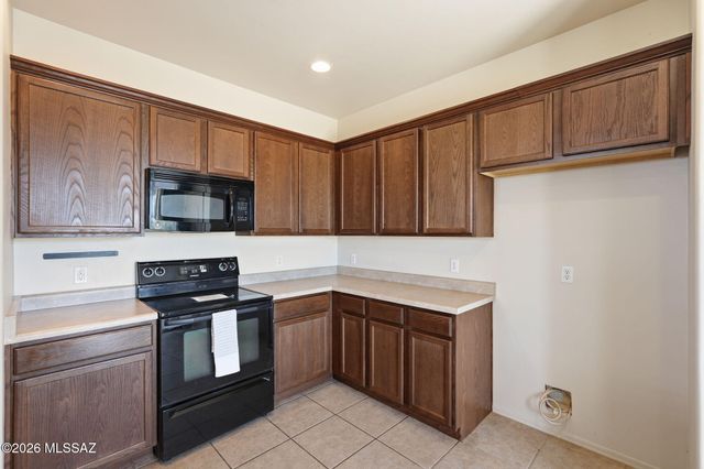 10402 S Cutting Horse Drive, Vail, AZ 85641