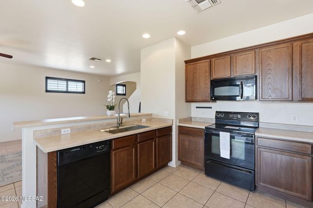 10402 S Cutting Horse Drive, Vail, AZ 85641