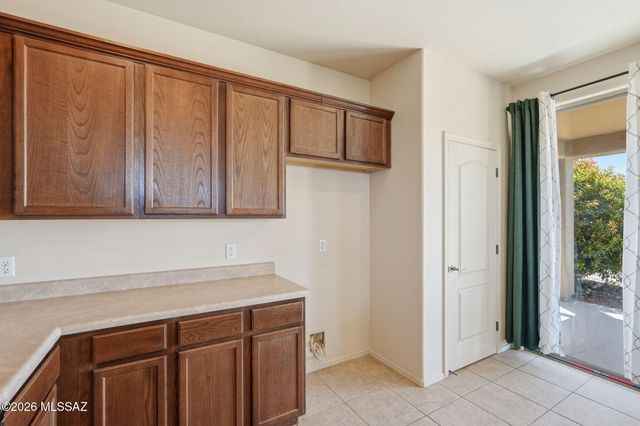 10402 S Cutting Horse Drive, Vail, AZ 85641