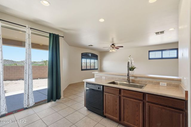 10402 S Cutting Horse Drive, Vail, AZ 85641