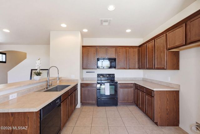 10402 S Cutting Horse Drive, Vail, AZ 85641