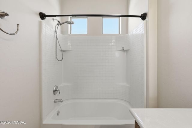 10402 S Cutting Horse Drive, Vail, AZ 85641