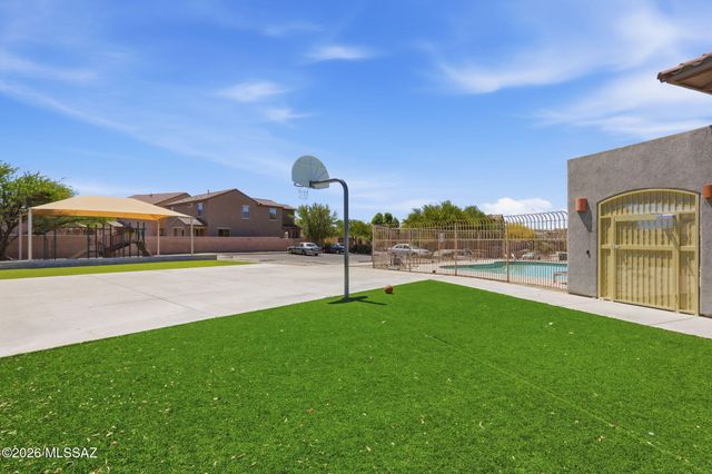 10402 S Cutting Horse Drive, Vail, AZ 85641