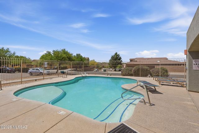 10402 S Cutting Horse Drive, Vail, AZ 85641