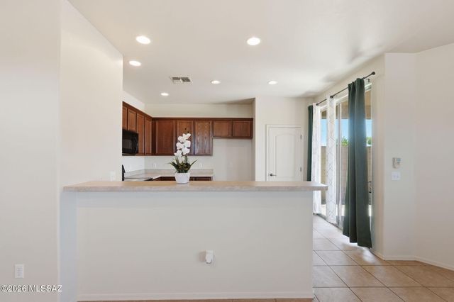 10402 S Cutting Horse Drive, Vail, AZ 85641