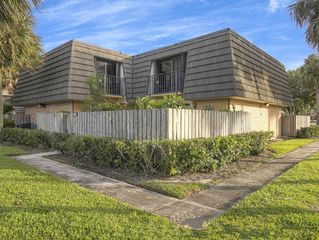 1010 10TH Way, West Palm Beach, FL 33407
