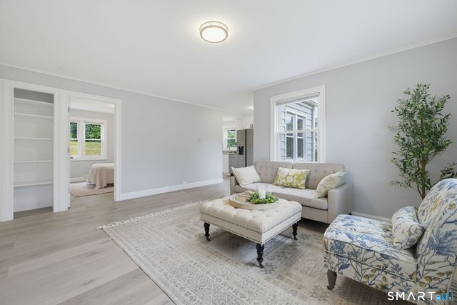 11 Elmhurst Circle, West Hartford, CT 06110