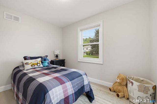 11 Elmhurst Circle, West Hartford, CT 06110