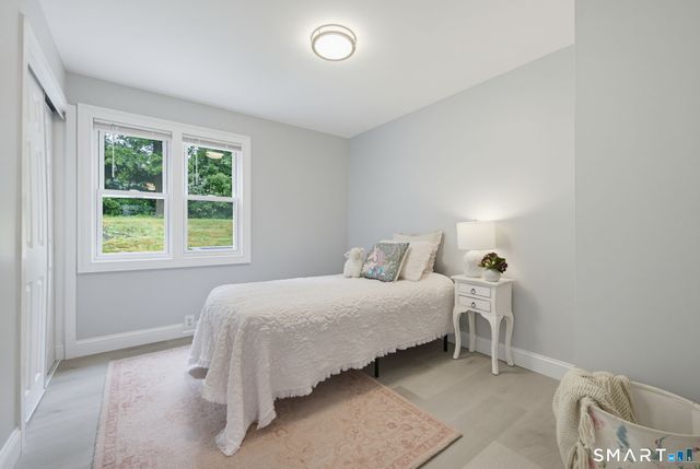 11 Elmhurst Circle, West Hartford, CT 06110