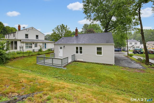 11 Elmhurst Circle, West Hartford, CT 06110