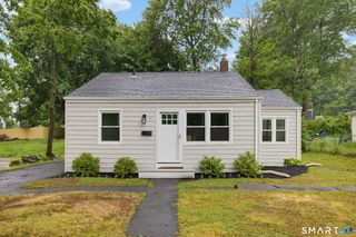 11 Elmhurst Circle, West Hartford, CT 06110